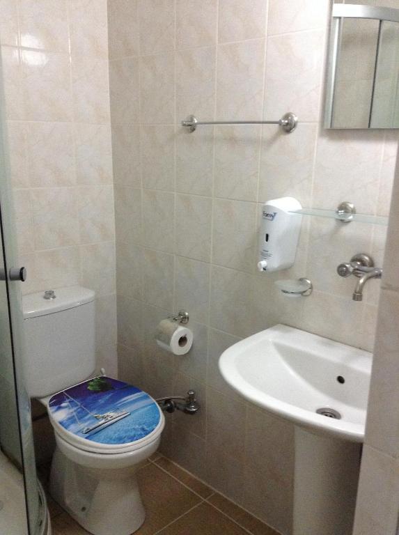 Nur Pension Selçuk Bilik gambar